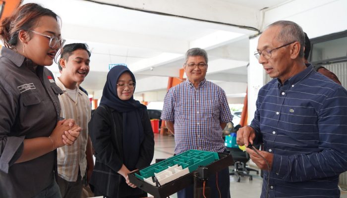 Tingkatkan Kualitas Budidaya Ikan, Mahasiswa UPER Rancang Teknologi Pakan Cerdas